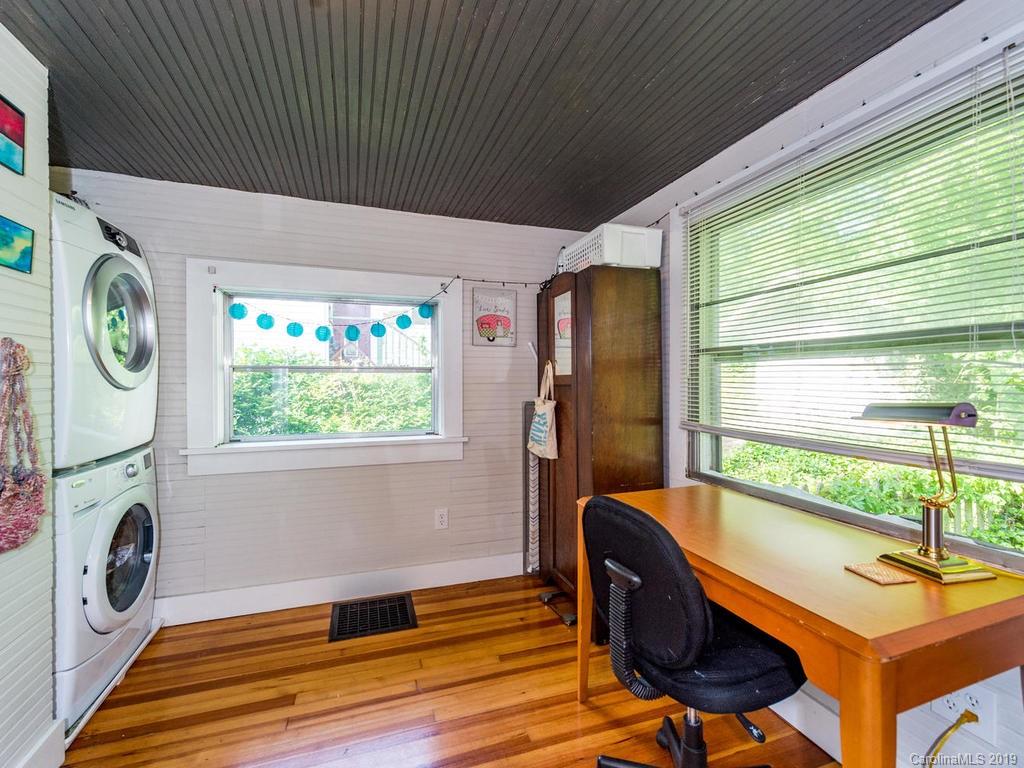 17 Oteen Park Place Asheville NC 28805