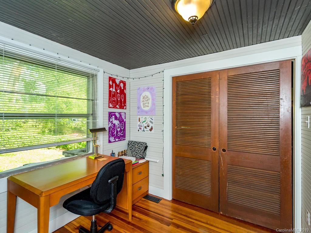 17 Oteen Park Place Asheville NC 28805