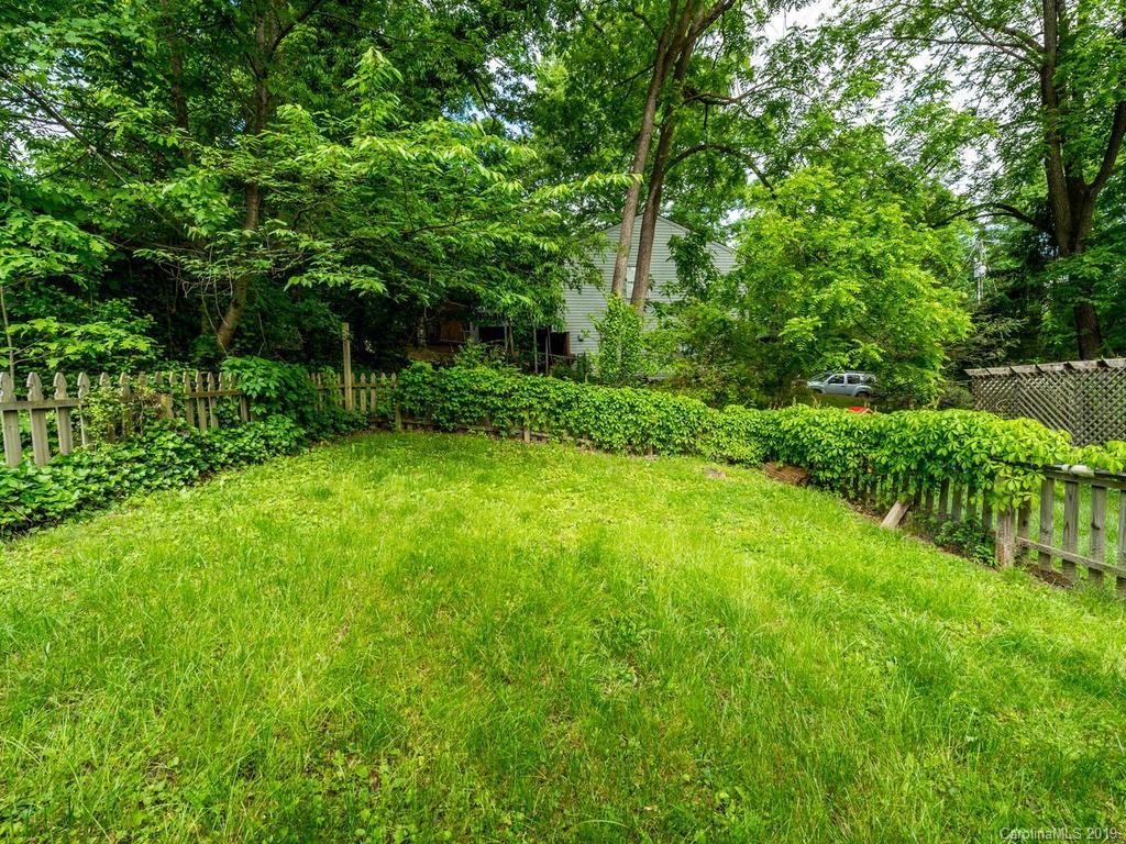17 Oteen Park Place Asheville NC 28805