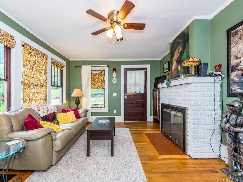 17 Oteen Park Place Asheville NC 28805