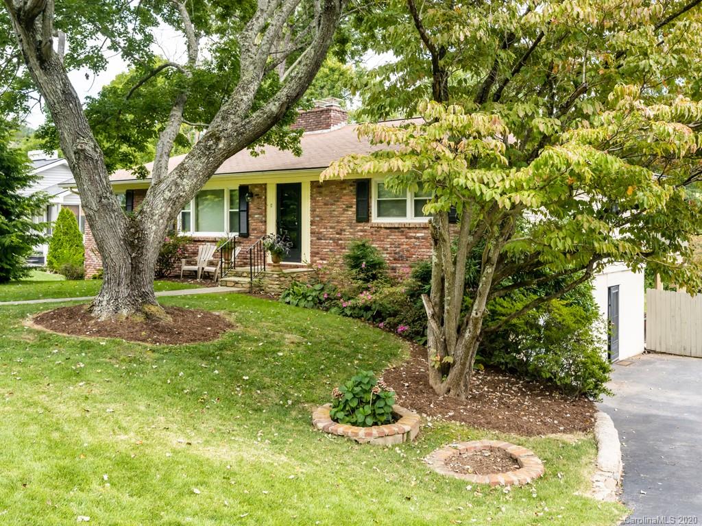 17 Wisteria Drive Asheville NC 28804