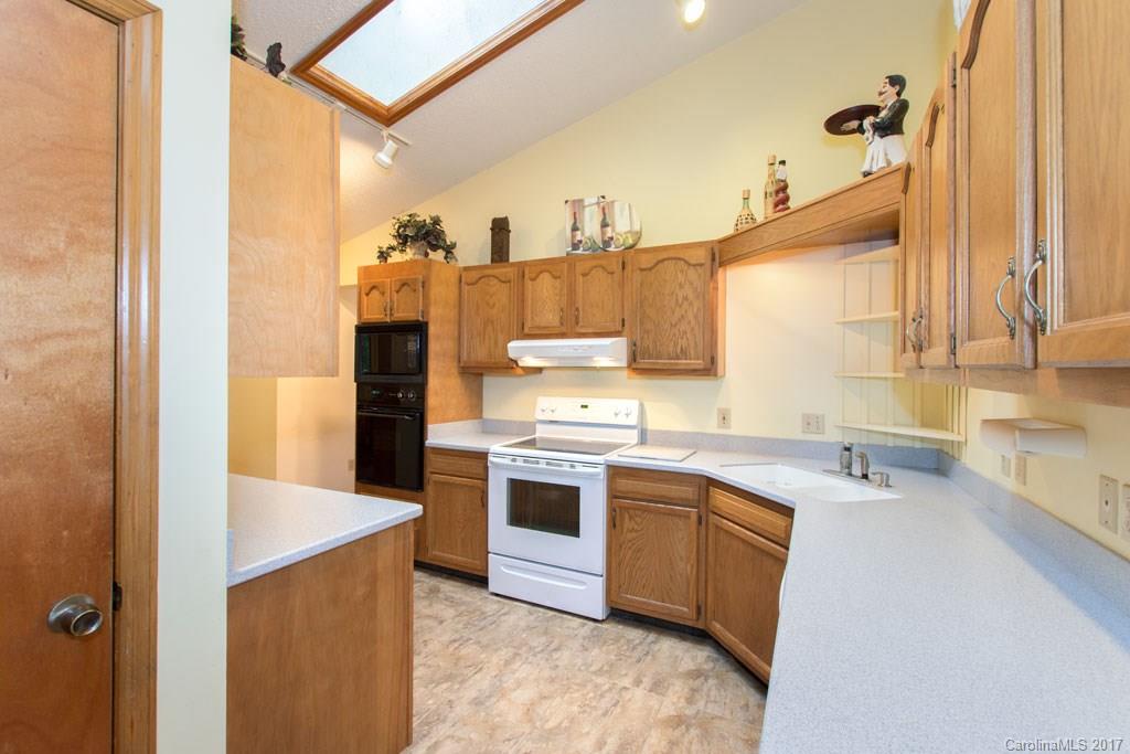 35 Spring Hill Drive Asheville NC 28804