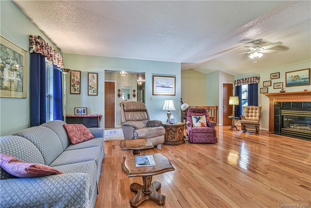 76 Woodland Hills Road Asheville NC 28804
