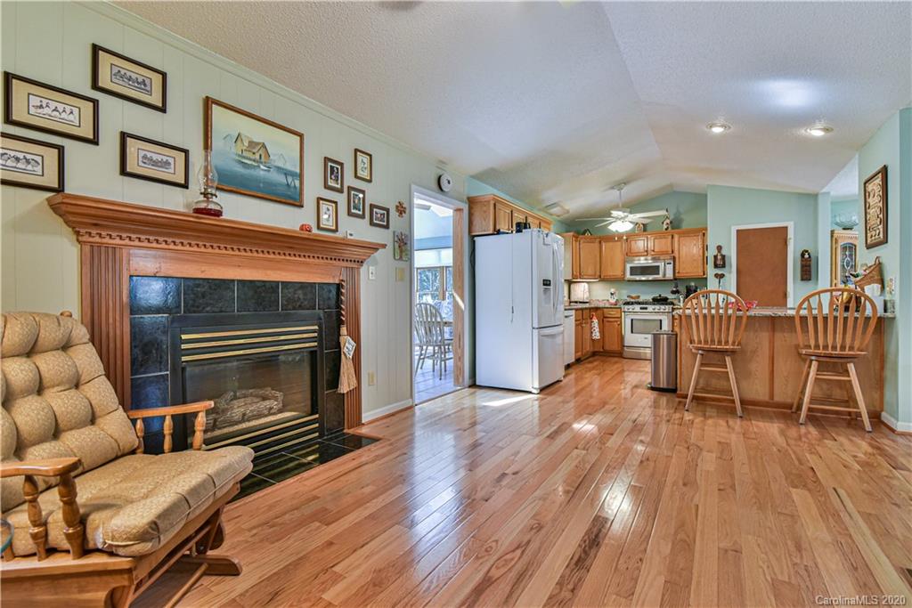 76 Woodland Hills Road Asheville NC 28804