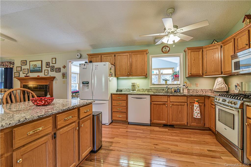 76 Woodland Hills Road Asheville NC 28804