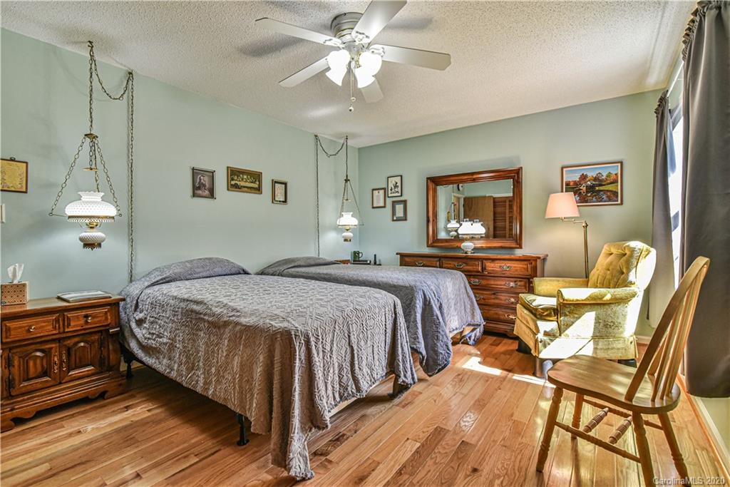 76 Woodland Hills Road Asheville NC 28804
