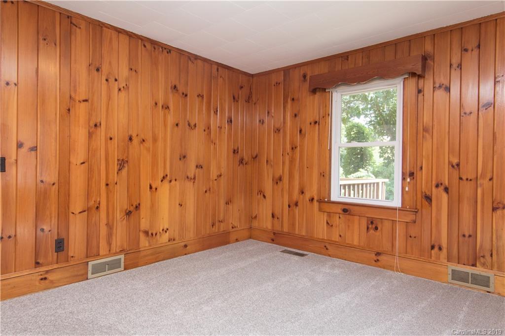 21 Hoyle Street Marion NC 28752