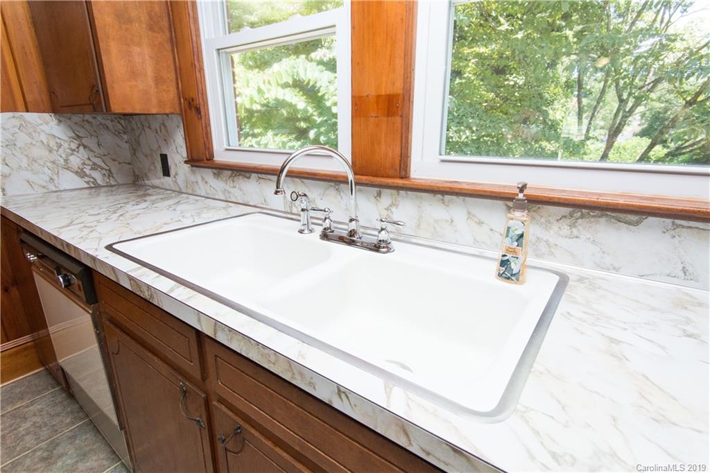 21 Hoyle Street Marion NC 28752
