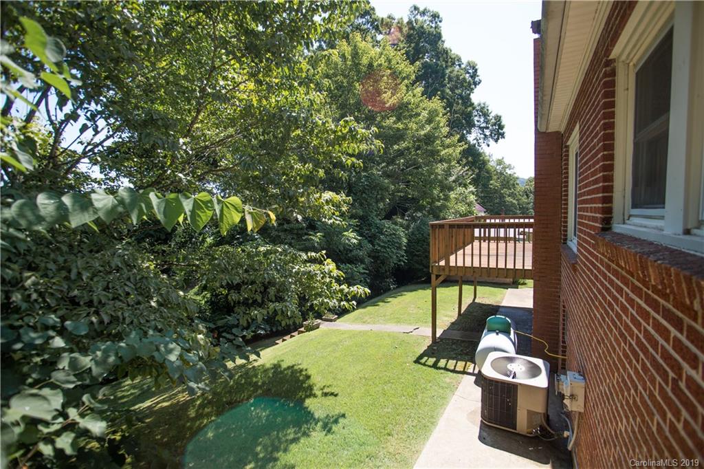 21 Hoyle Street Marion NC 28752
