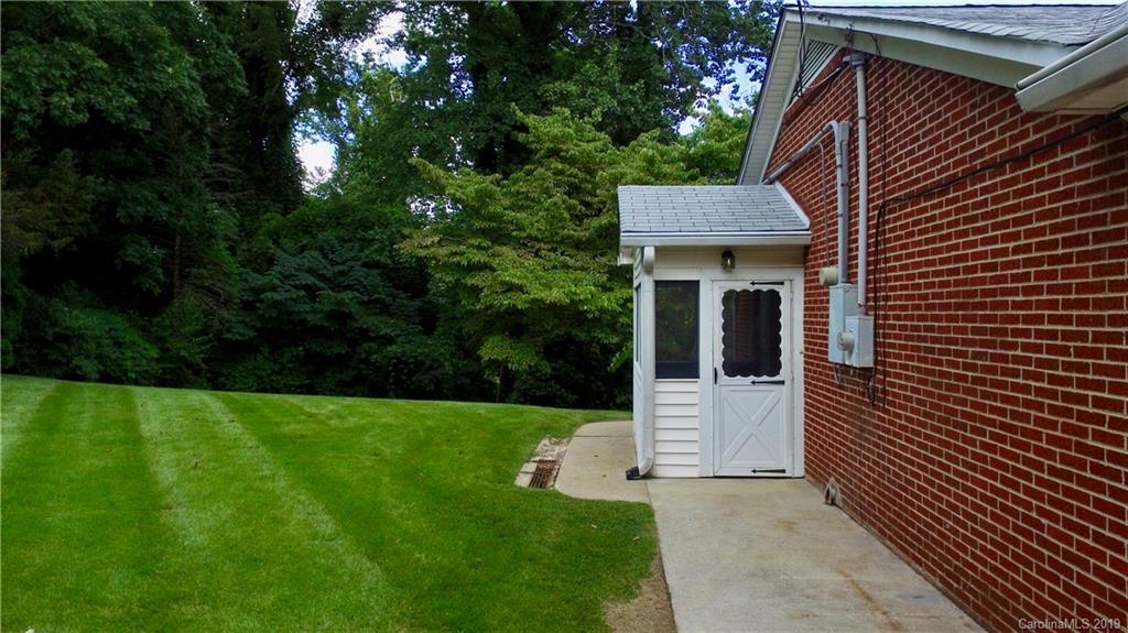 21 Hoyle Street Marion NC 28752