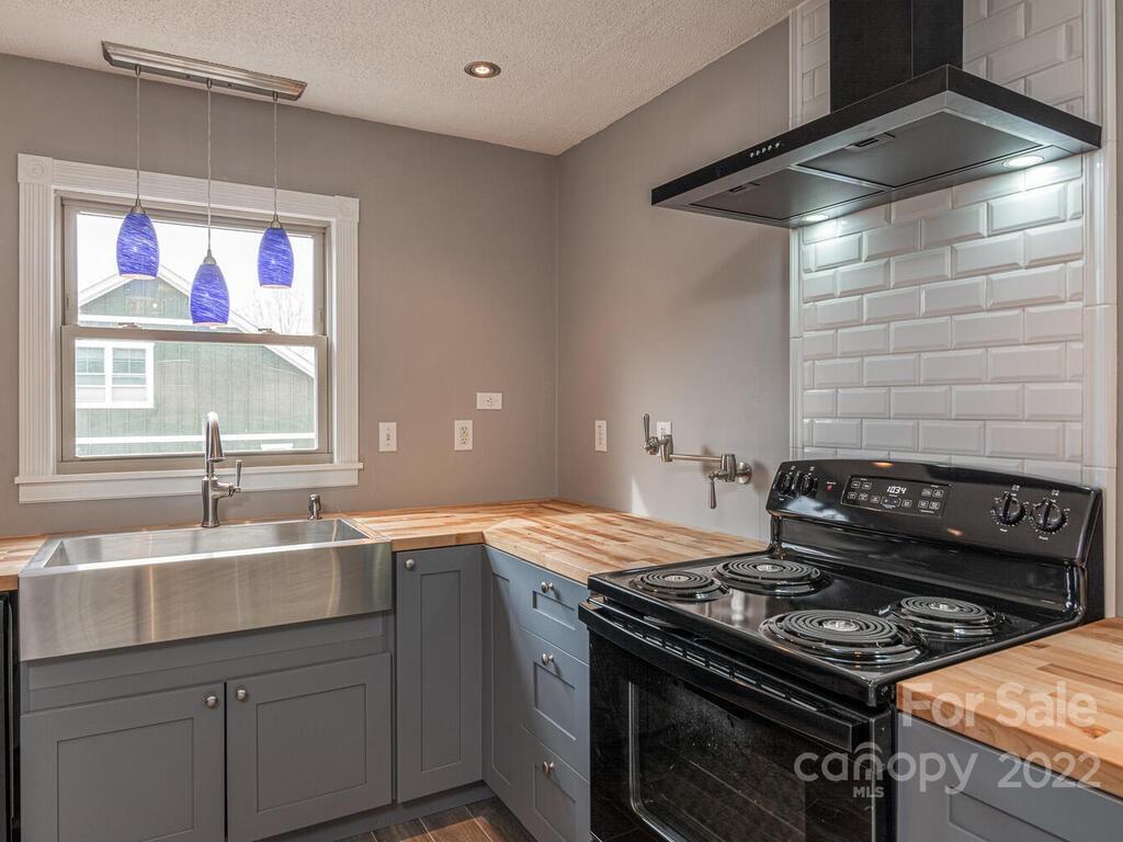 31 Sunset Drive Swannanoa NC 28778