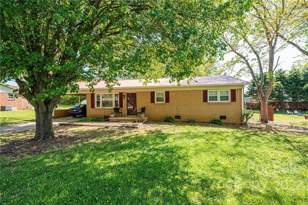 1902 26th Street NE Hickory NC 28601