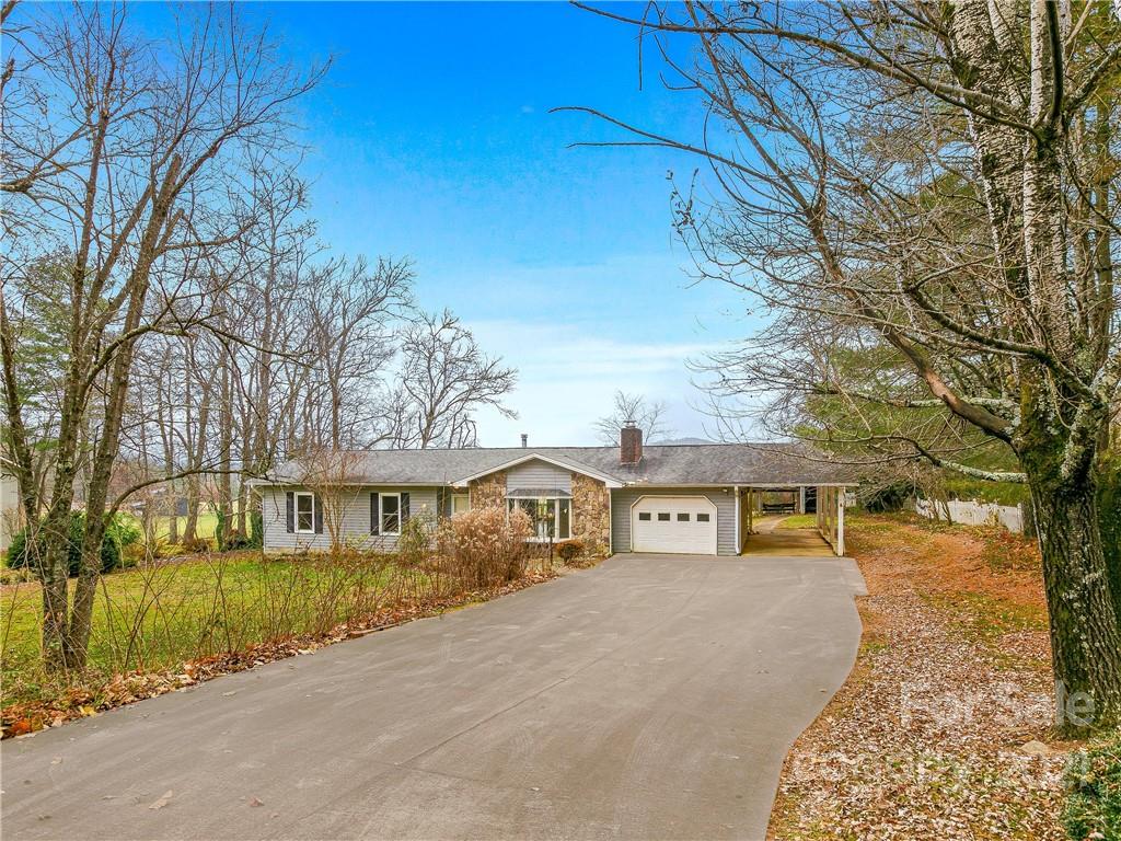 95 W Chippendale Drive Mills River NC 28759