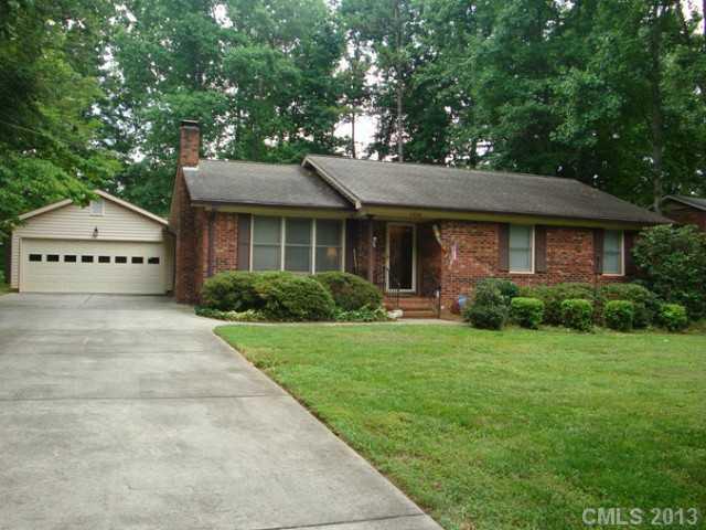 7328 Oakwood Lane Charlotte NC 28215