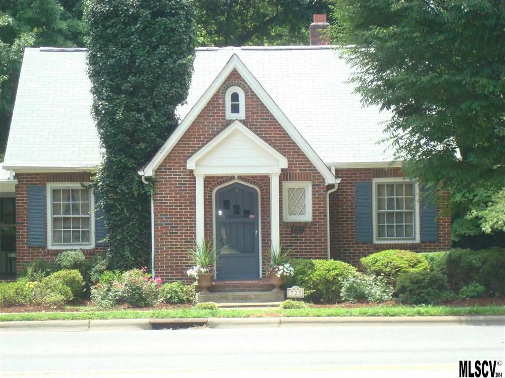 725 2nd Street NE Hickory NC 28601