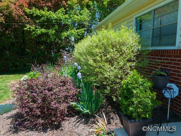 207 Sherwood Road Swannanoa NC 28778