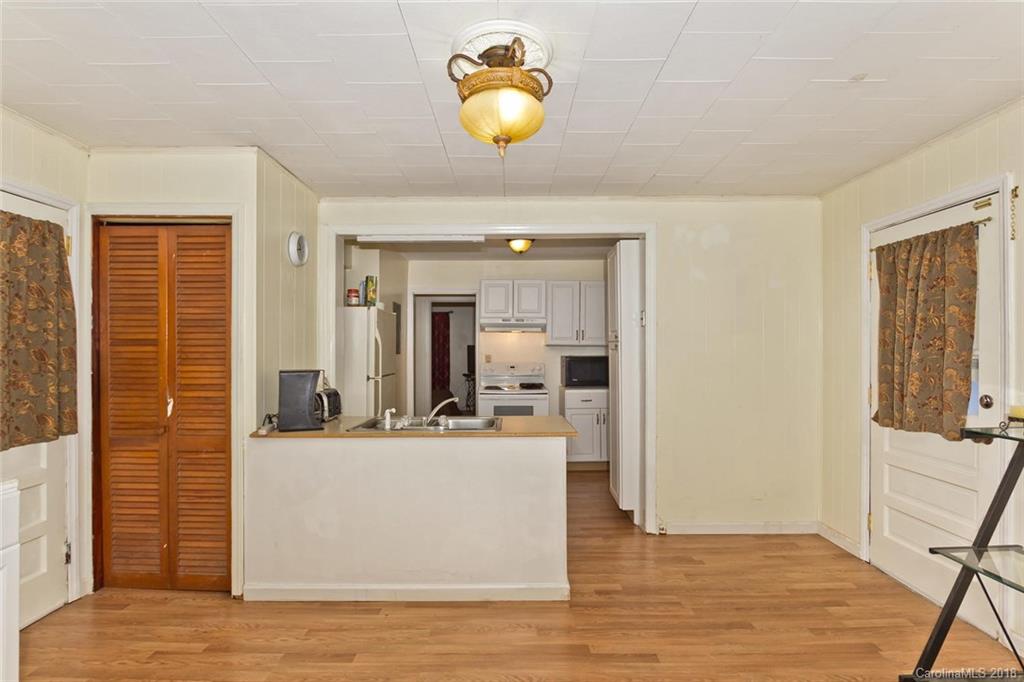 8 Wilburn Road Asheville NC 28806