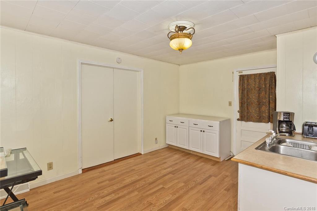 8 Wilburn Road Asheville NC 28806