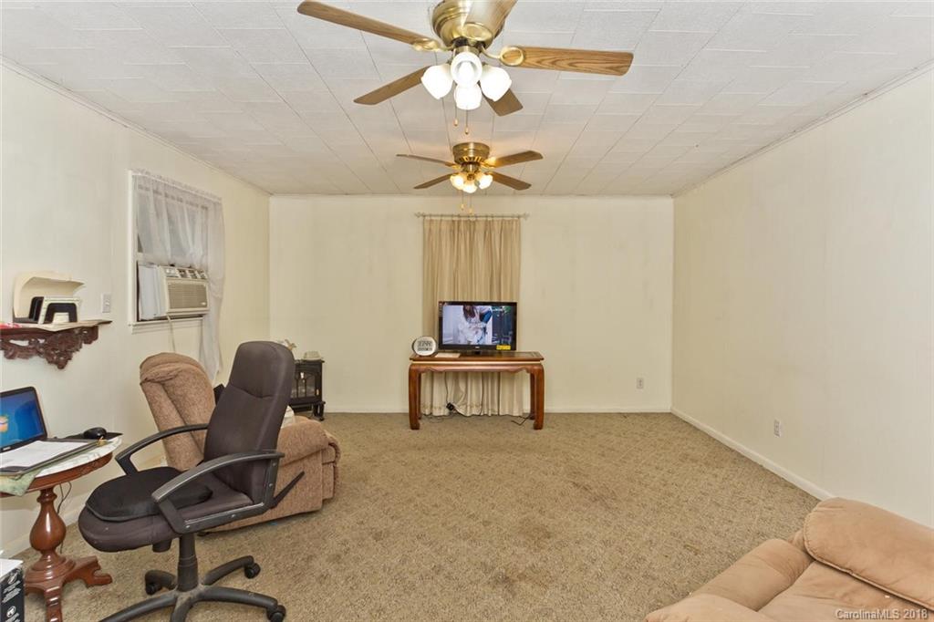 8 Wilburn Road Asheville NC 28806