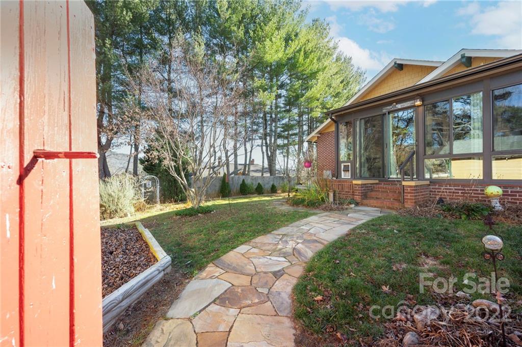 21 Lookout Drive Asheville NC 28804
