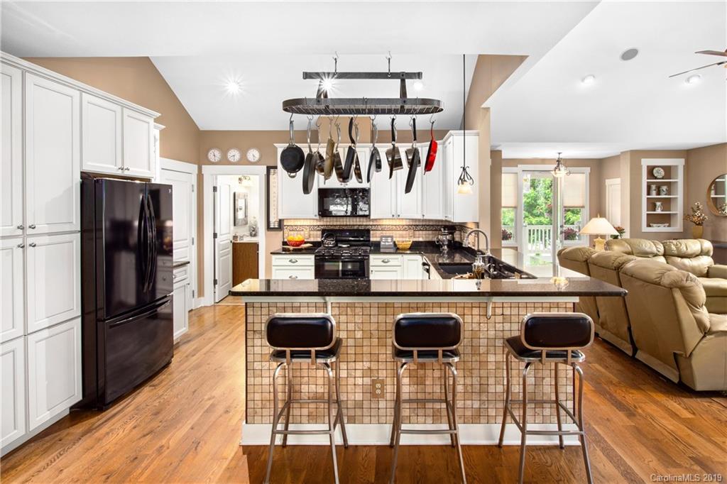 6 Bungalow Way Asheville NC 28804