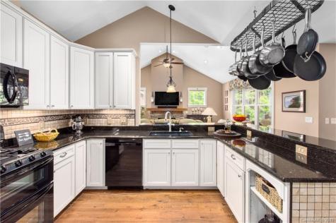 6 Bungalow Way Asheville NC 28804