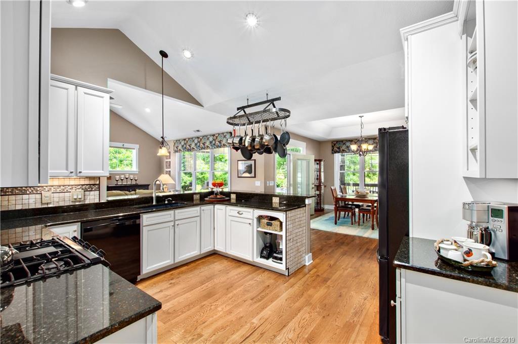6 Bungalow Way Asheville NC 28804