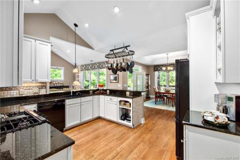6 Bungalow Way Asheville NC 28804
