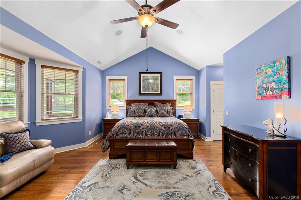 6 Bungalow Way Asheville NC 28804
