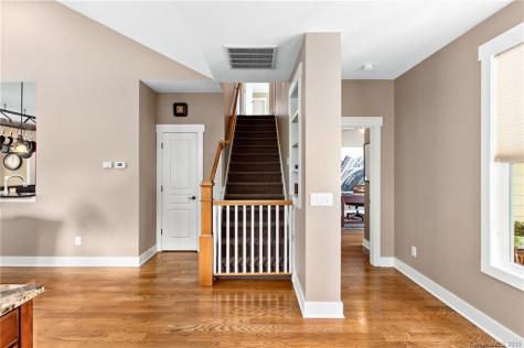 6 Bungalow Way Asheville NC 28804