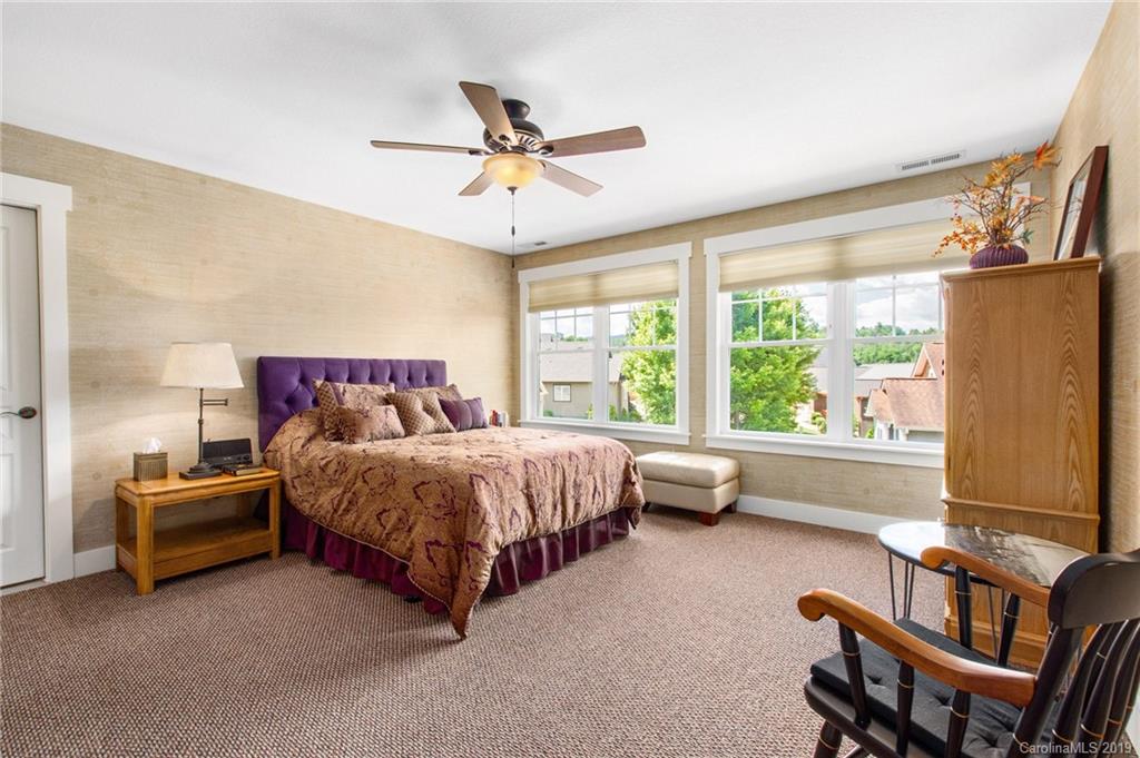 6 Bungalow Way Asheville NC 28804