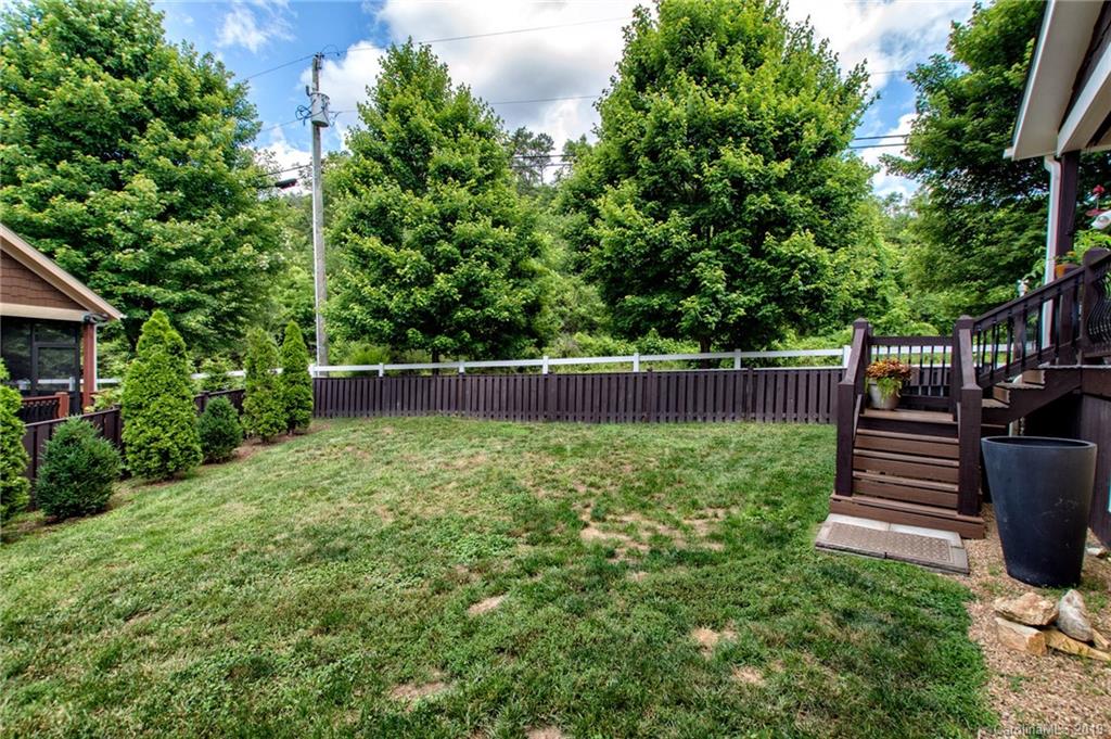 6 Bungalow Way Asheville NC 28804