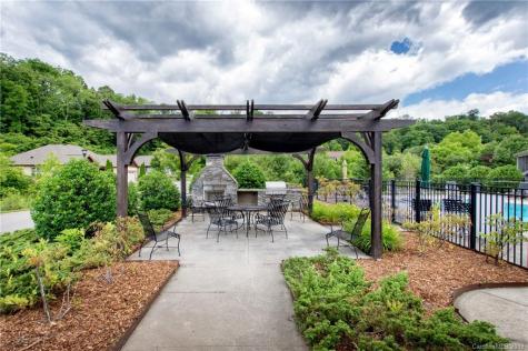 6 Bungalow Way Asheville NC 28804