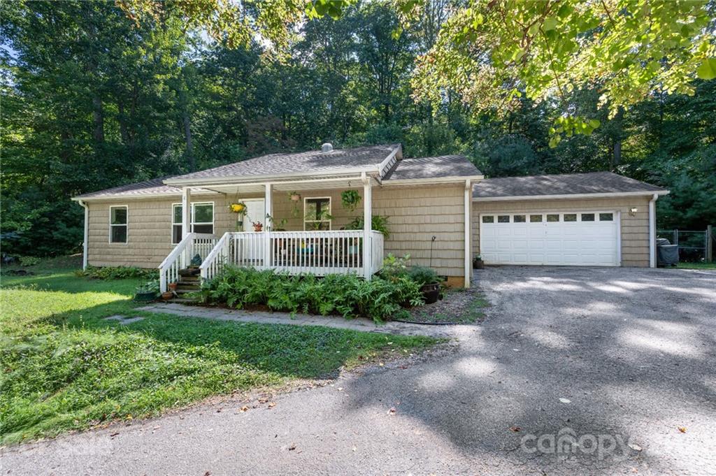 8 Scarlet Oak Lane Asheville NC 28803
