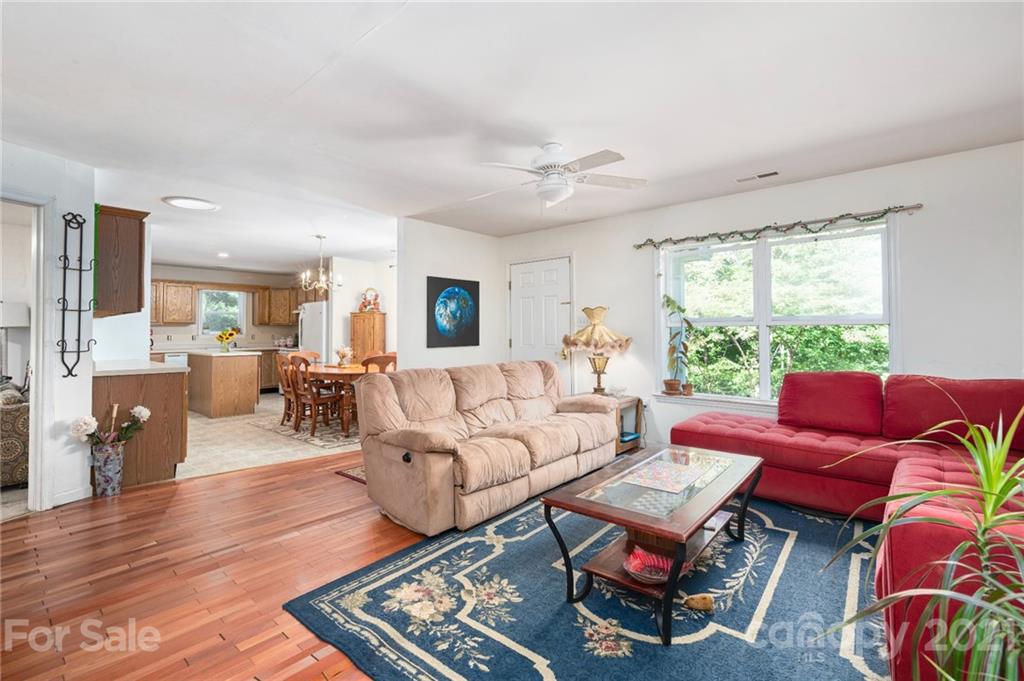 8 Scarlet Oak Lane Asheville NC 28803