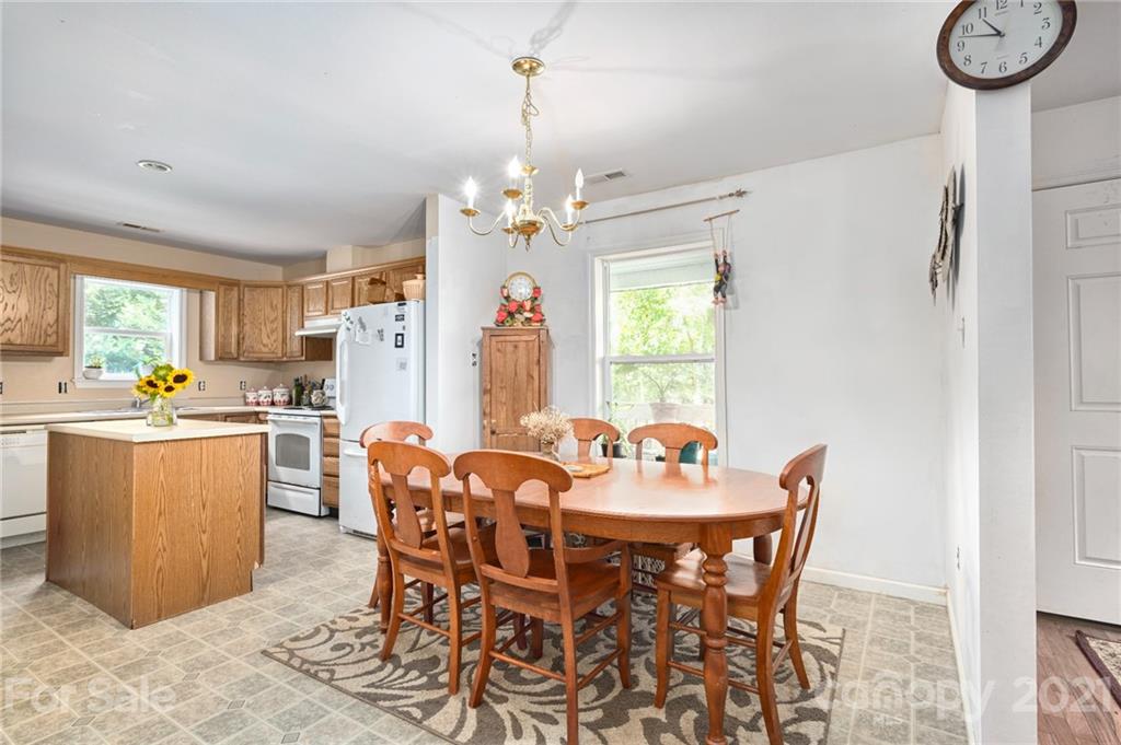 8 Scarlet Oak Lane Asheville NC 28803