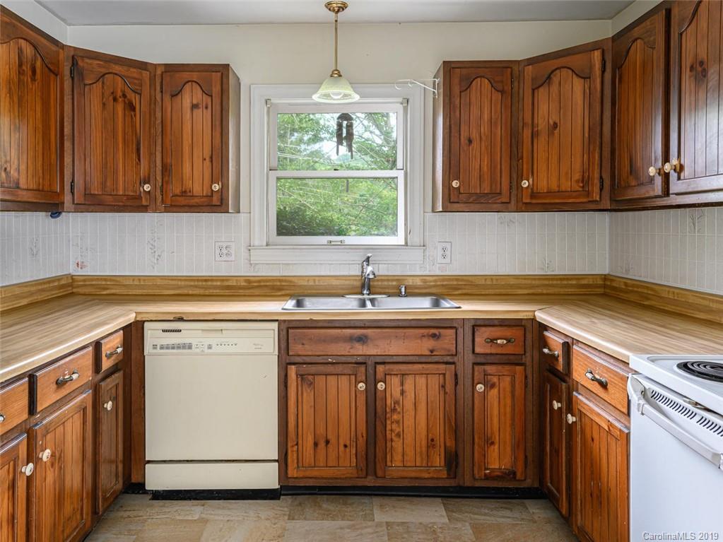 142 White Pine Drive Asheville NC 28805