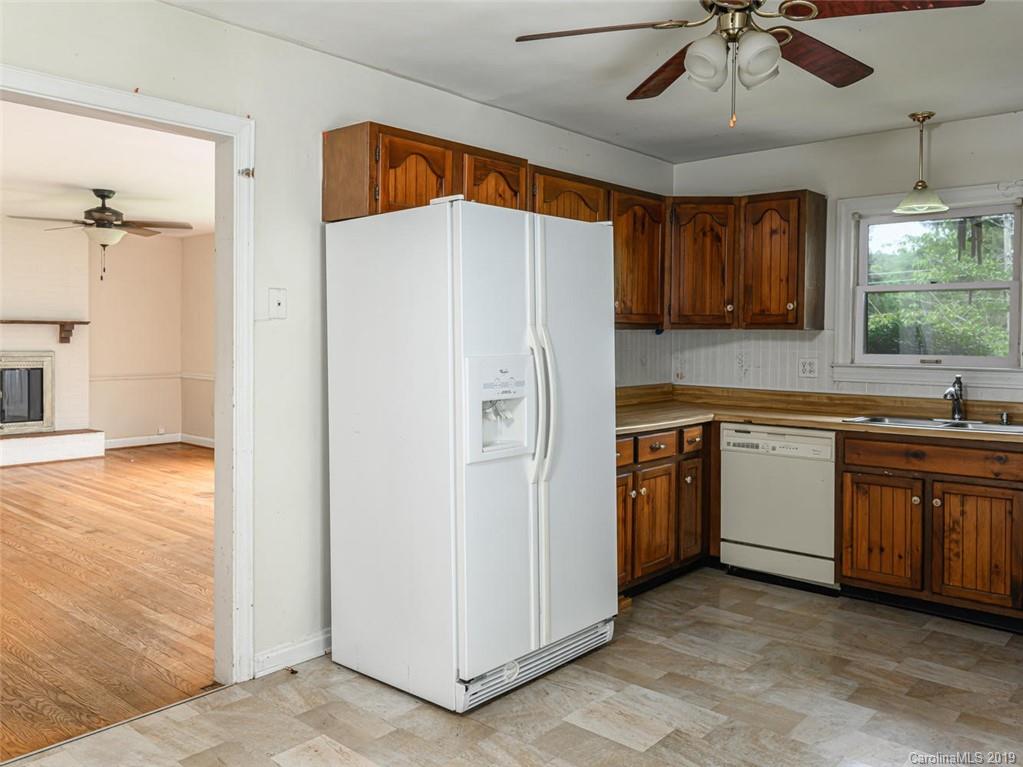 142 White Pine Drive Asheville NC 28805
