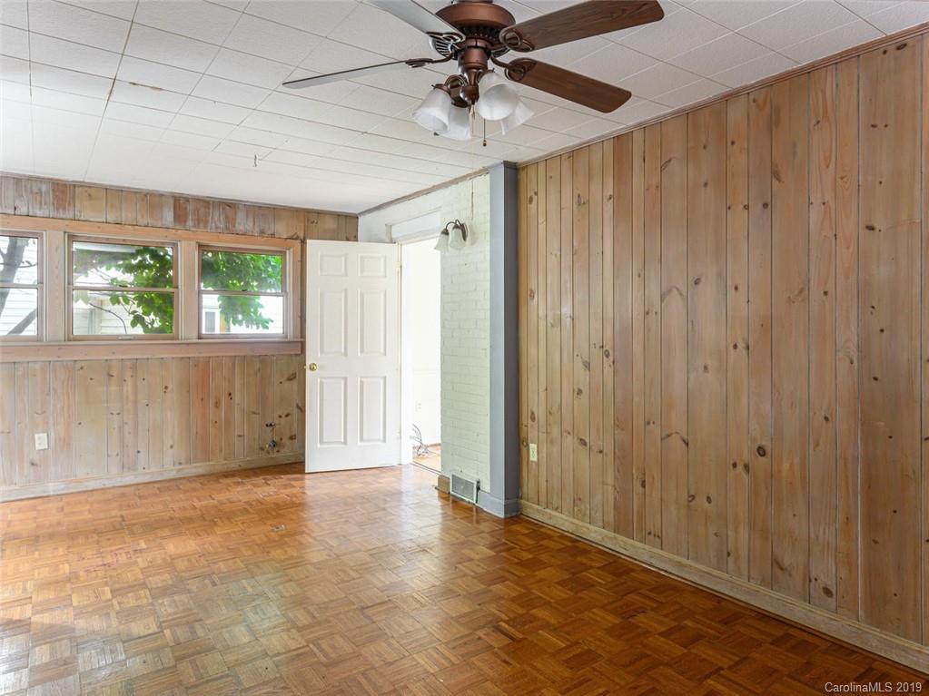 142 White Pine Drive Asheville NC 28805