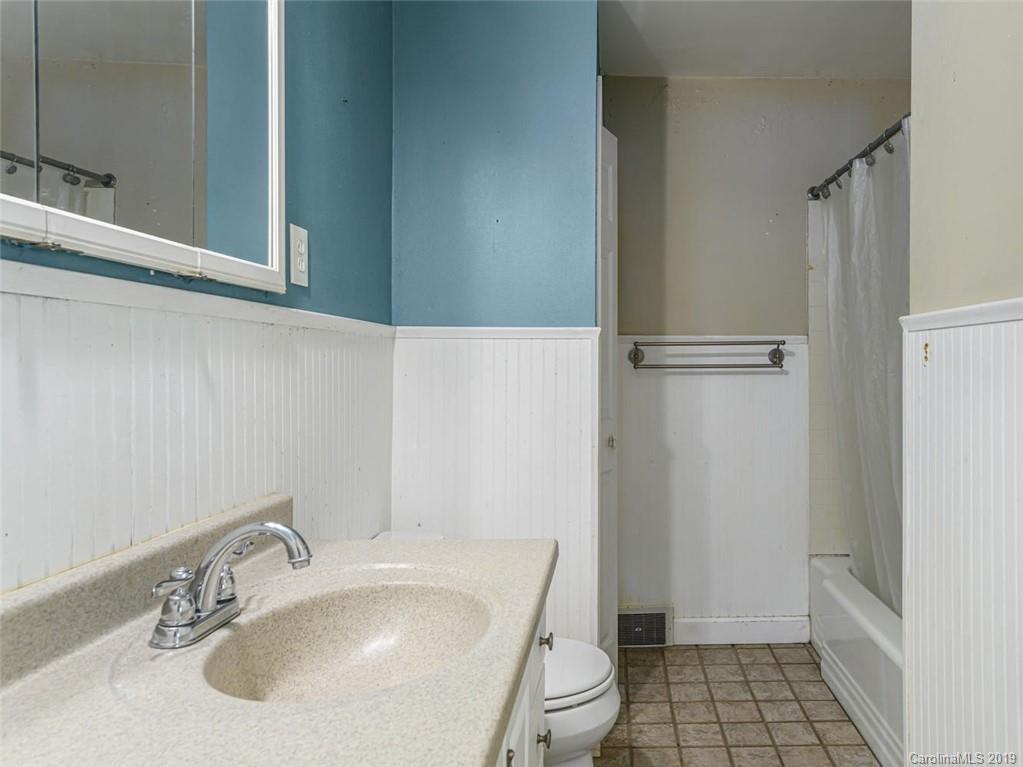 142 White Pine Drive Asheville NC 28805