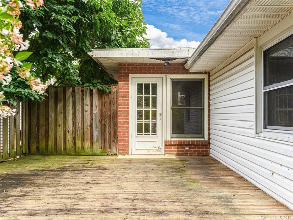 142 White Pine Drive Asheville NC 28805