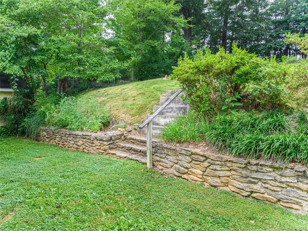 142 White Pine Drive Asheville NC 28805