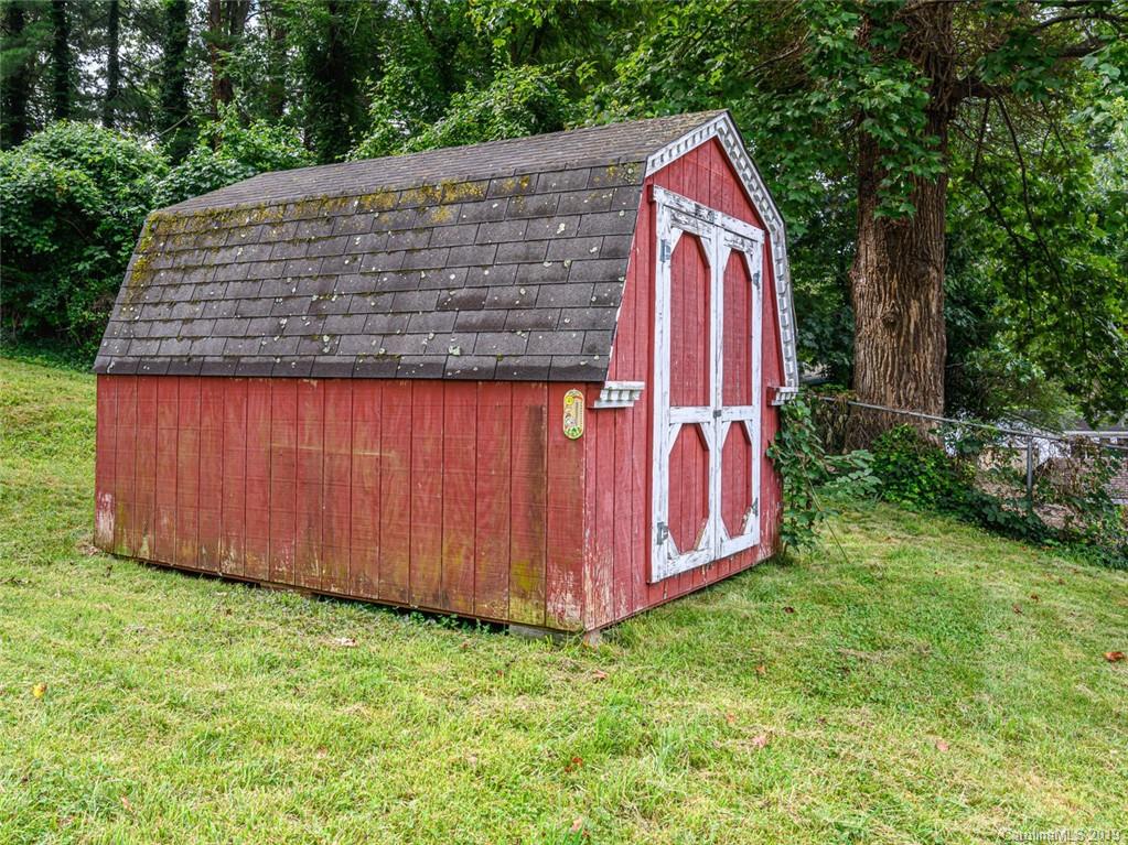 142 White Pine Drive Asheville NC 28805