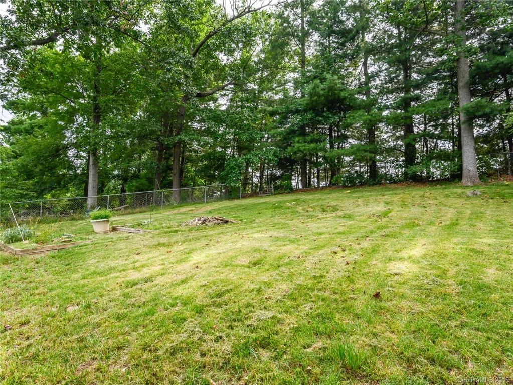 142 White Pine Drive Asheville NC 28805