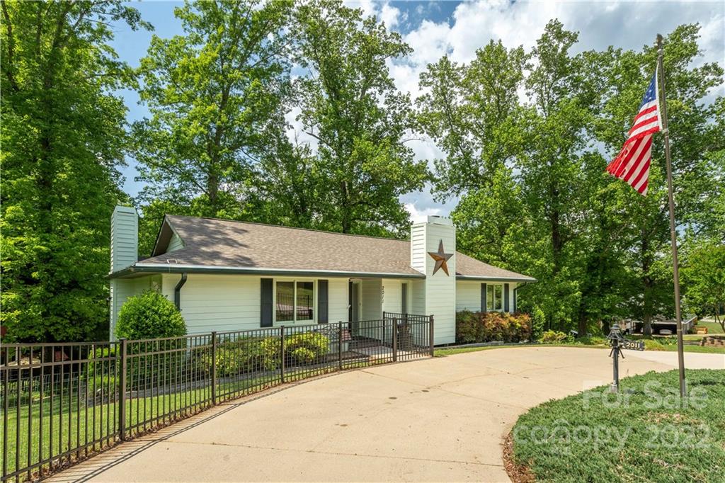 2011 12th Street Drive NW Hickory NC 28601
