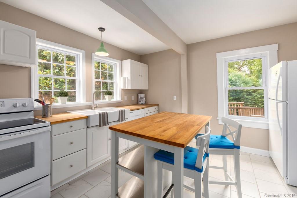 7 Killian Lane Asheville NC 28804