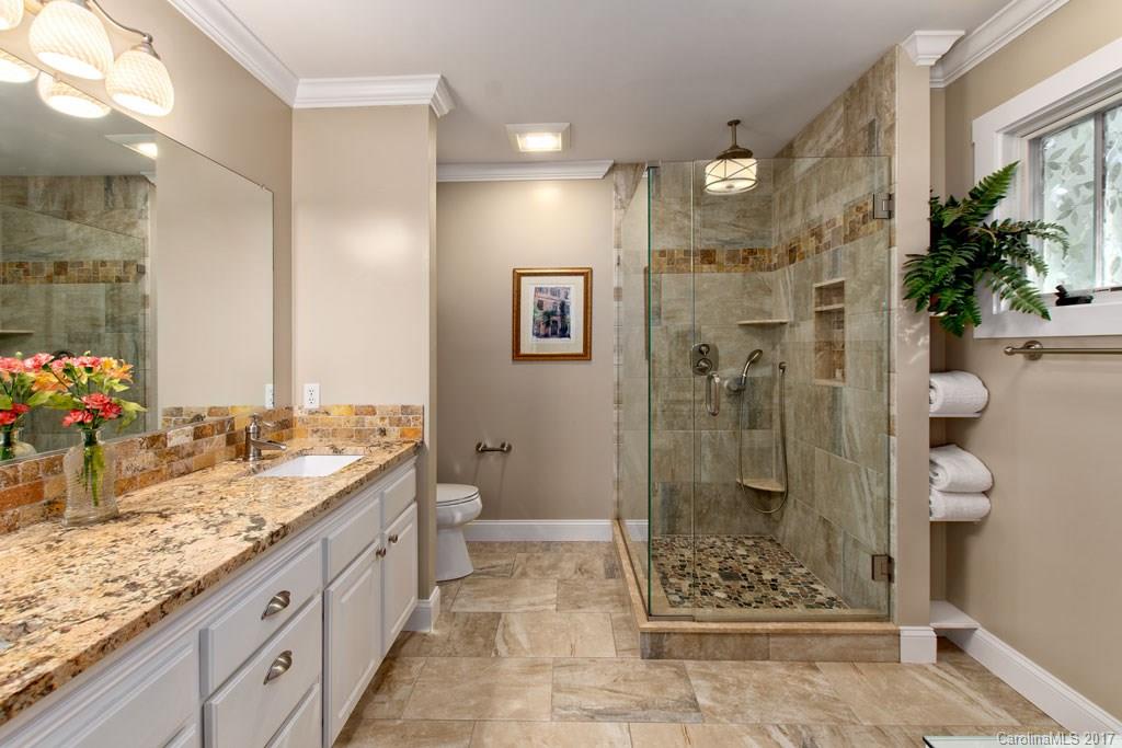 27 Oak Hollow Drive Asheville NC 28805