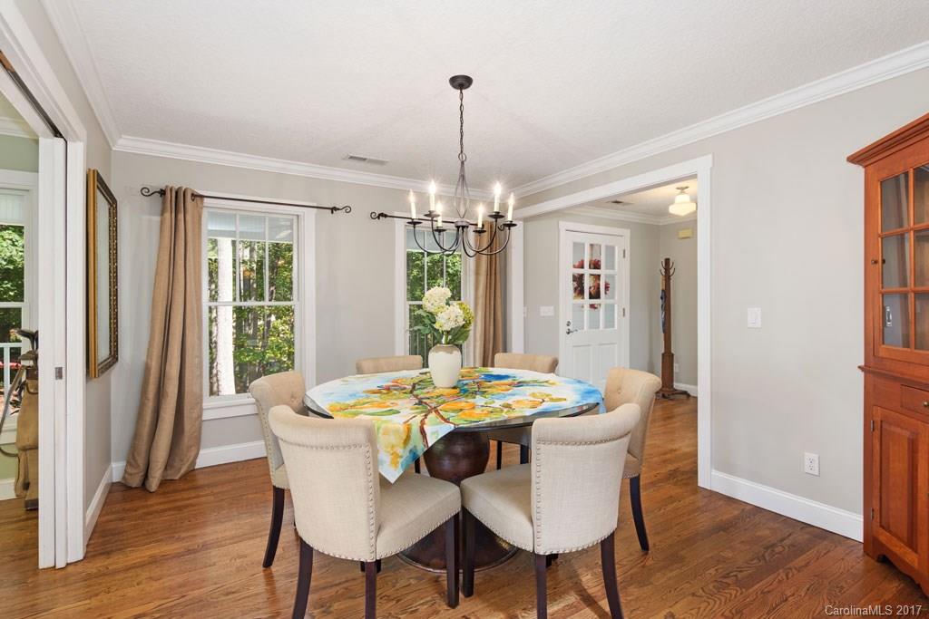 27 Oak Hollow Drive Asheville NC 28805