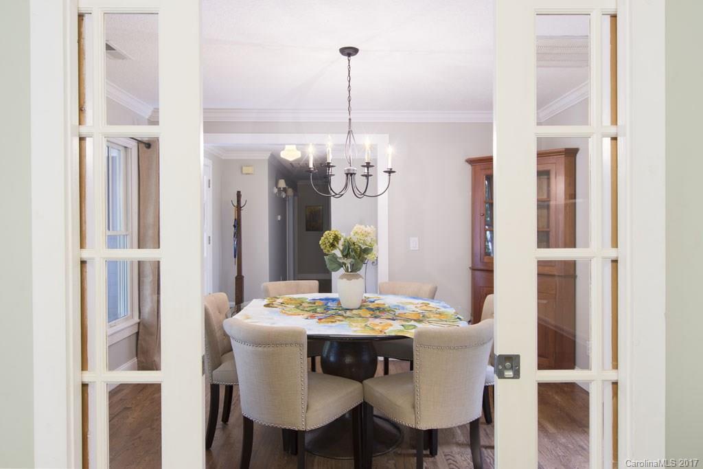 27 Oak Hollow Drive Asheville NC 28805