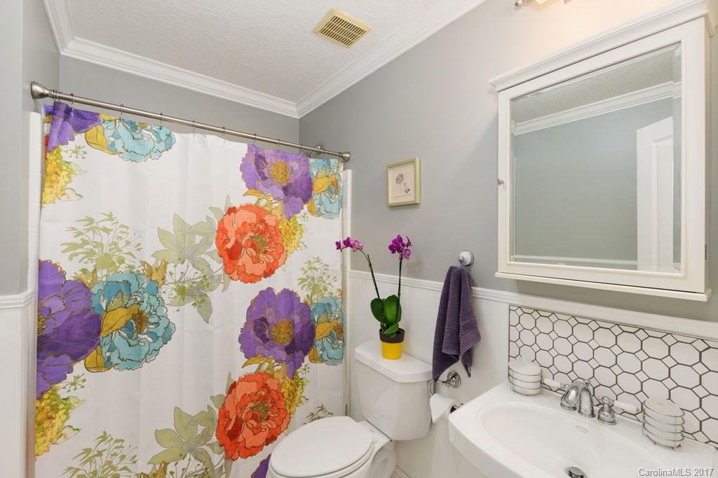 27 Oak Hollow Drive Asheville NC 28805